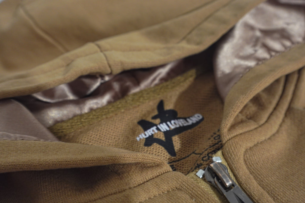 ✦✧Coffee✦✧Barbwire Hearts ZIP