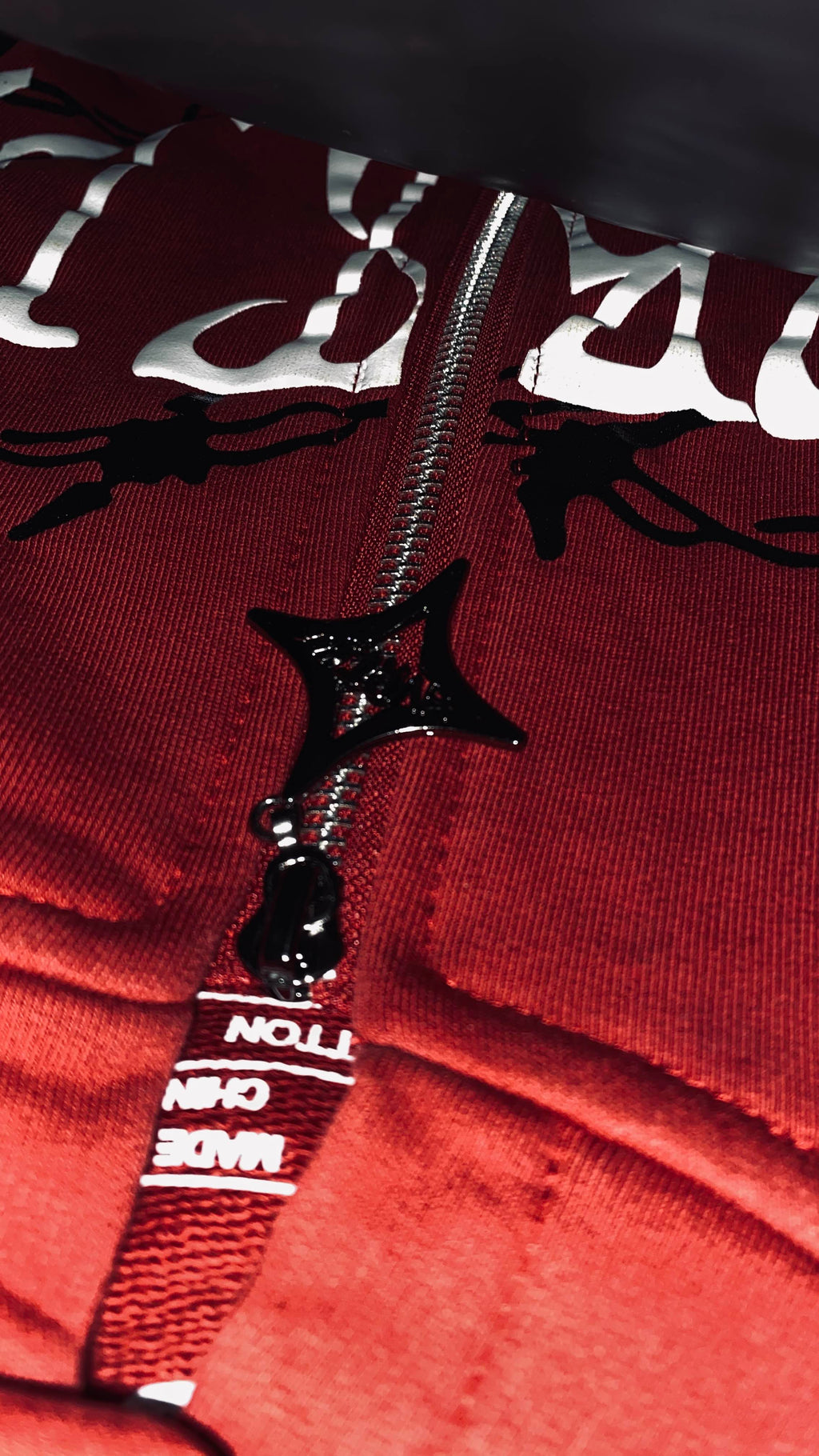 ✦✧Skarlet✦✧Barbwire Hearts ZIP